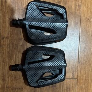 Bontrager Black Platform Bike Pedals
